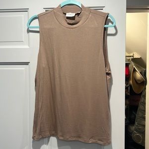 Sleeveless knit tank top